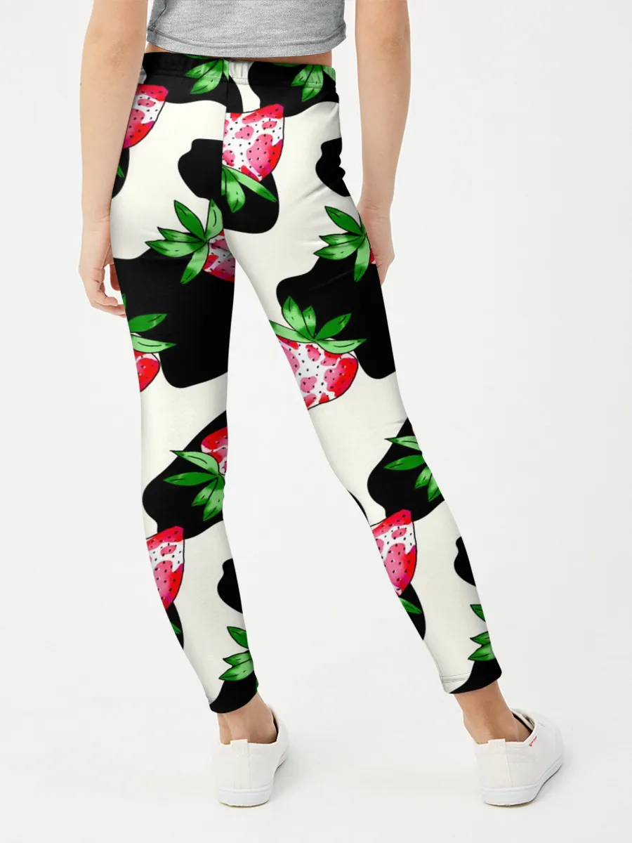 Леггинсы для девочки / Клубника на коровьей шкуре