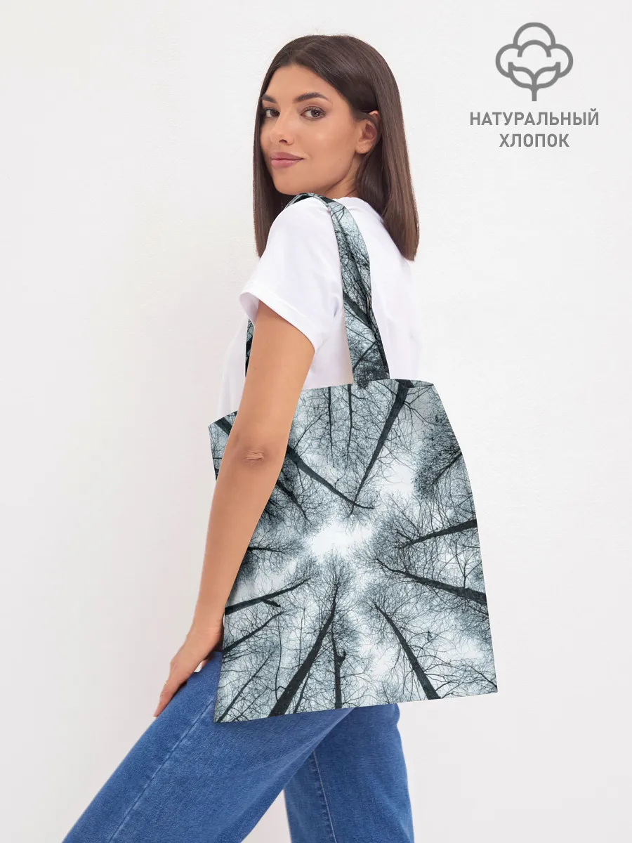 Шоппер база / Деревья вид снизу мрачный