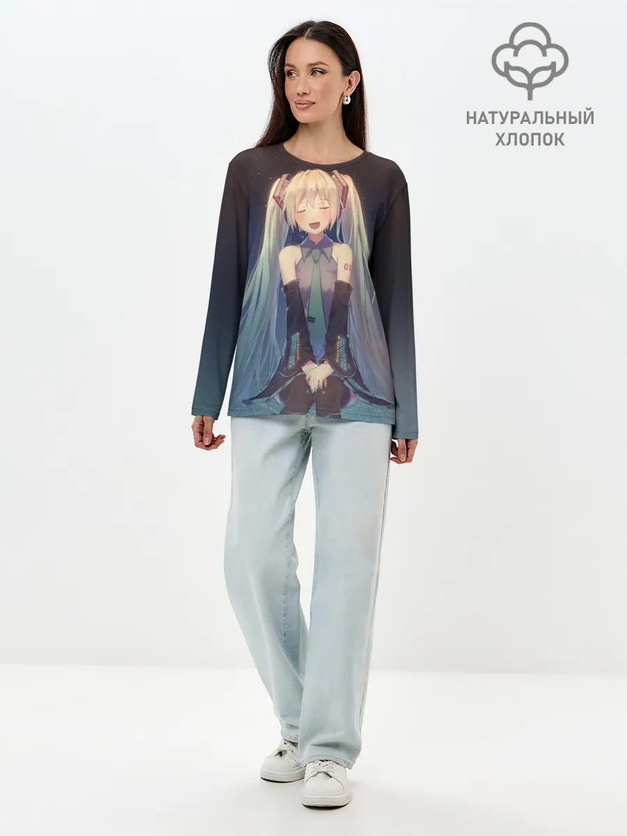 Лонгслив женский. Хлопок / Хатсуне сидит прикрыв глаза