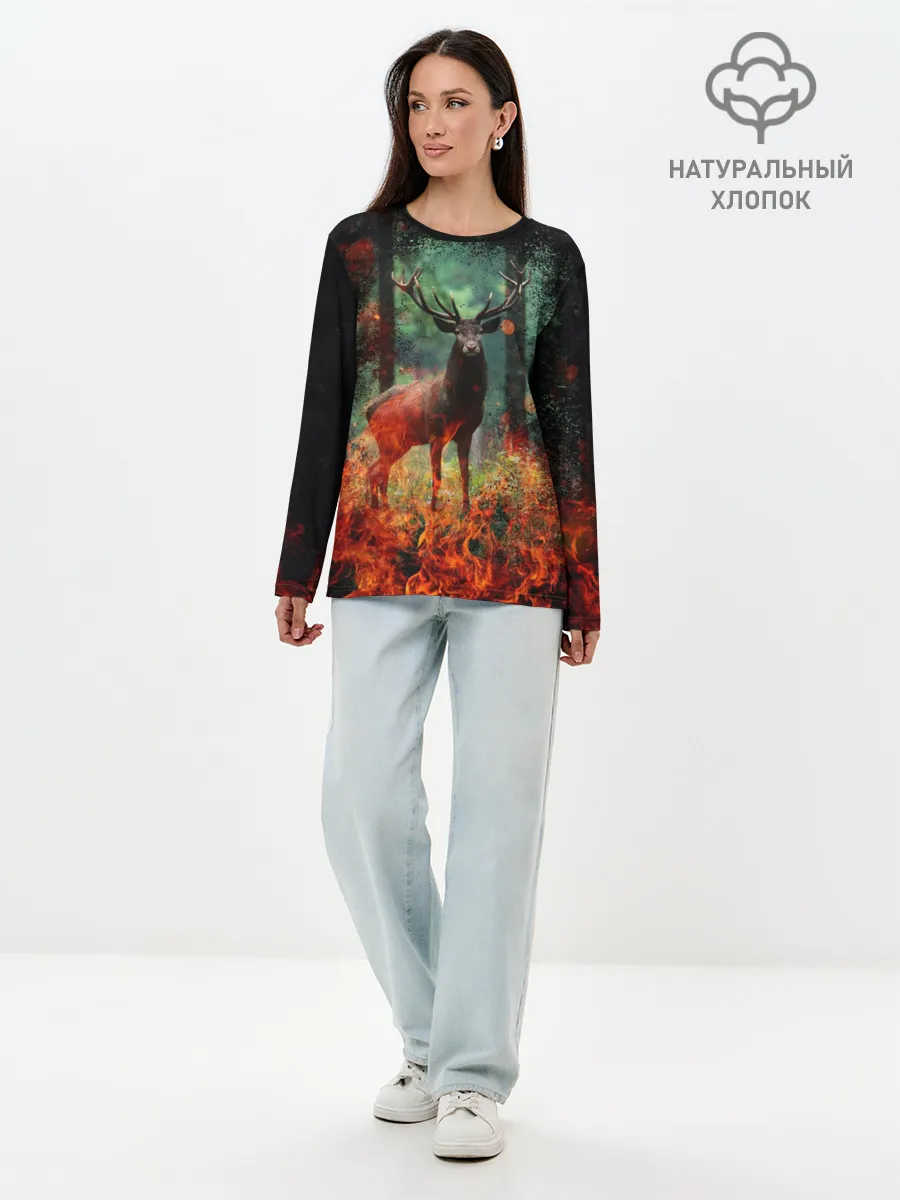 Лонгслив женский. Хлопок / Олень в горящем лесу Сибири