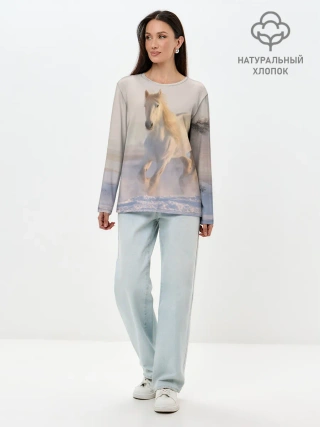 Лонгслив женский. Хлопок / Белая лошадь на снегу