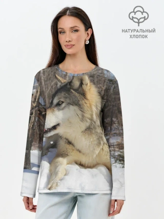 Лонгслив женский. Хлопок / Волк лежит на снегу
