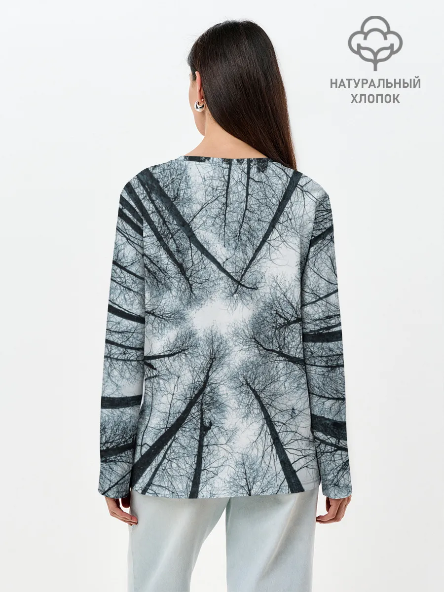 Лонгслив женский. Хлопок / Деревья вид снизу мрачный