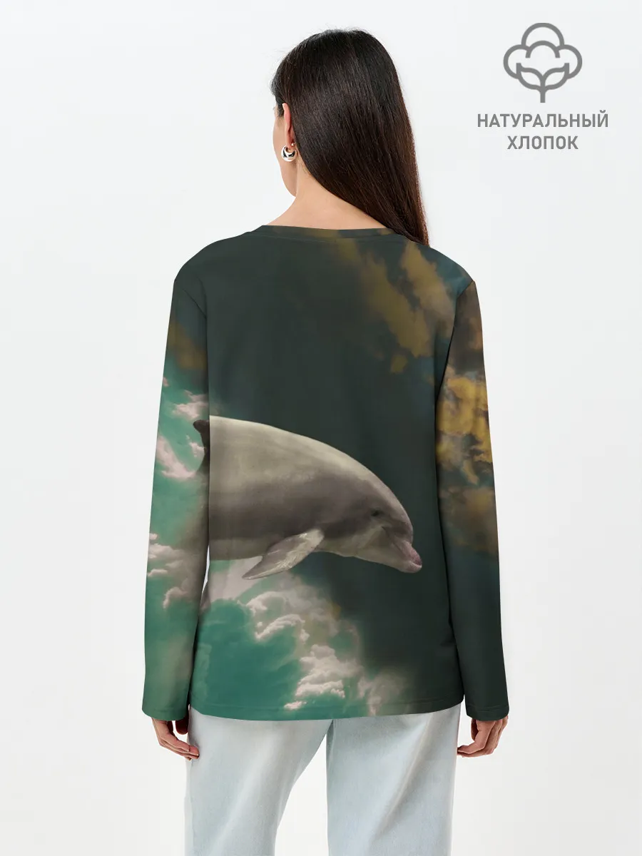 Лонгслив женский. Хлопок / Дельфин в облаках