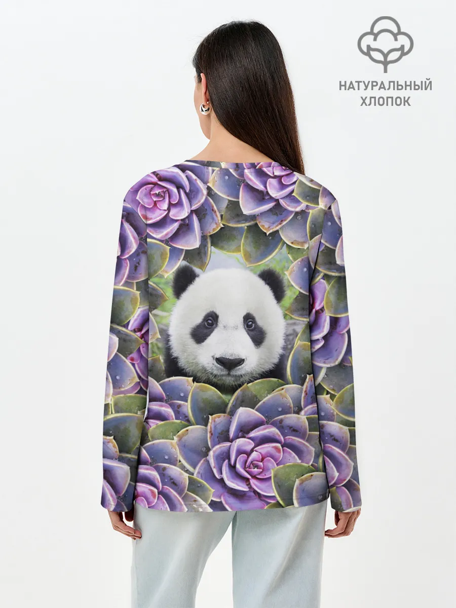 Лонгслив женский. Хлопок / Панда среди цветов