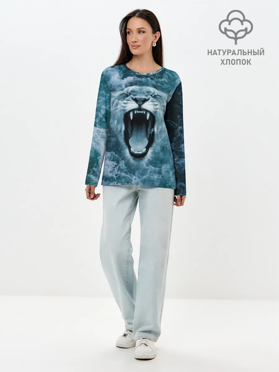 Лонгслив женский. Хлопок / Львица в бушующих волнах