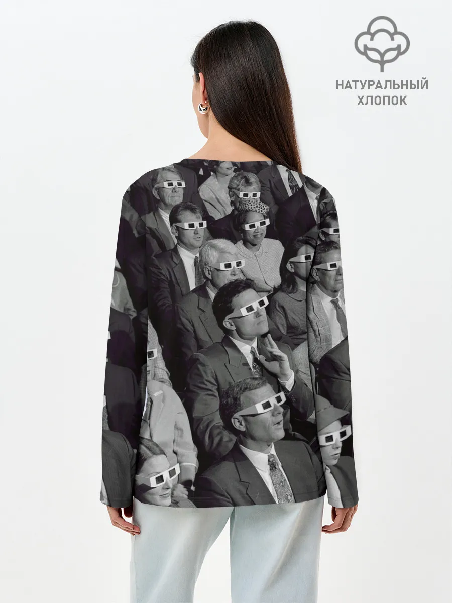 Лонгслив женский. Хлопок / Люди смотрят фильм в 3d очках