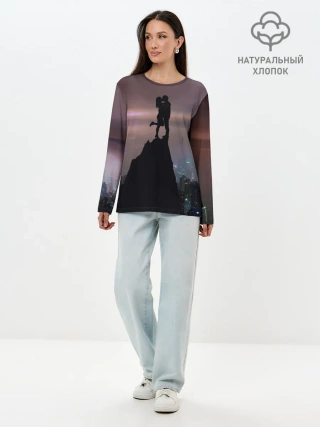 Лонгслив женский. Хлопок / Влюбленные на фоне города