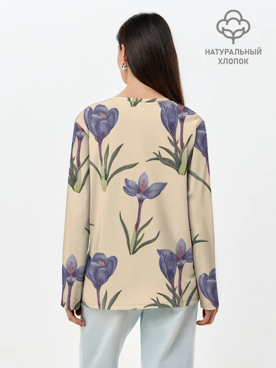 Лонгслив женский. Хлопок / Цветы шафрана на бежевом фоне