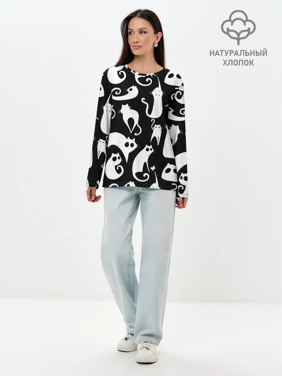 Лонгслив женский. Хлопок / Белые коты на черном фоне