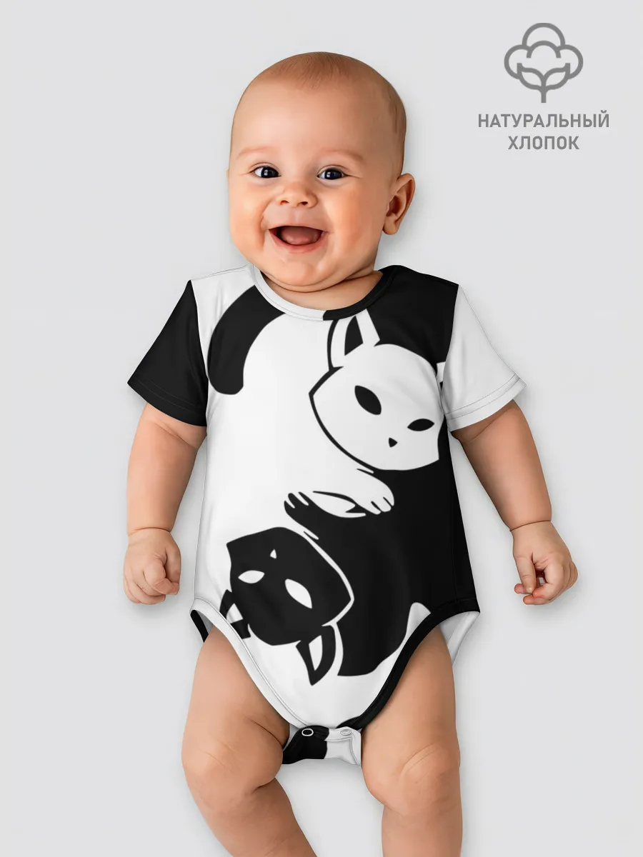 Детское боди / Черный и белый кот кувыркаются.