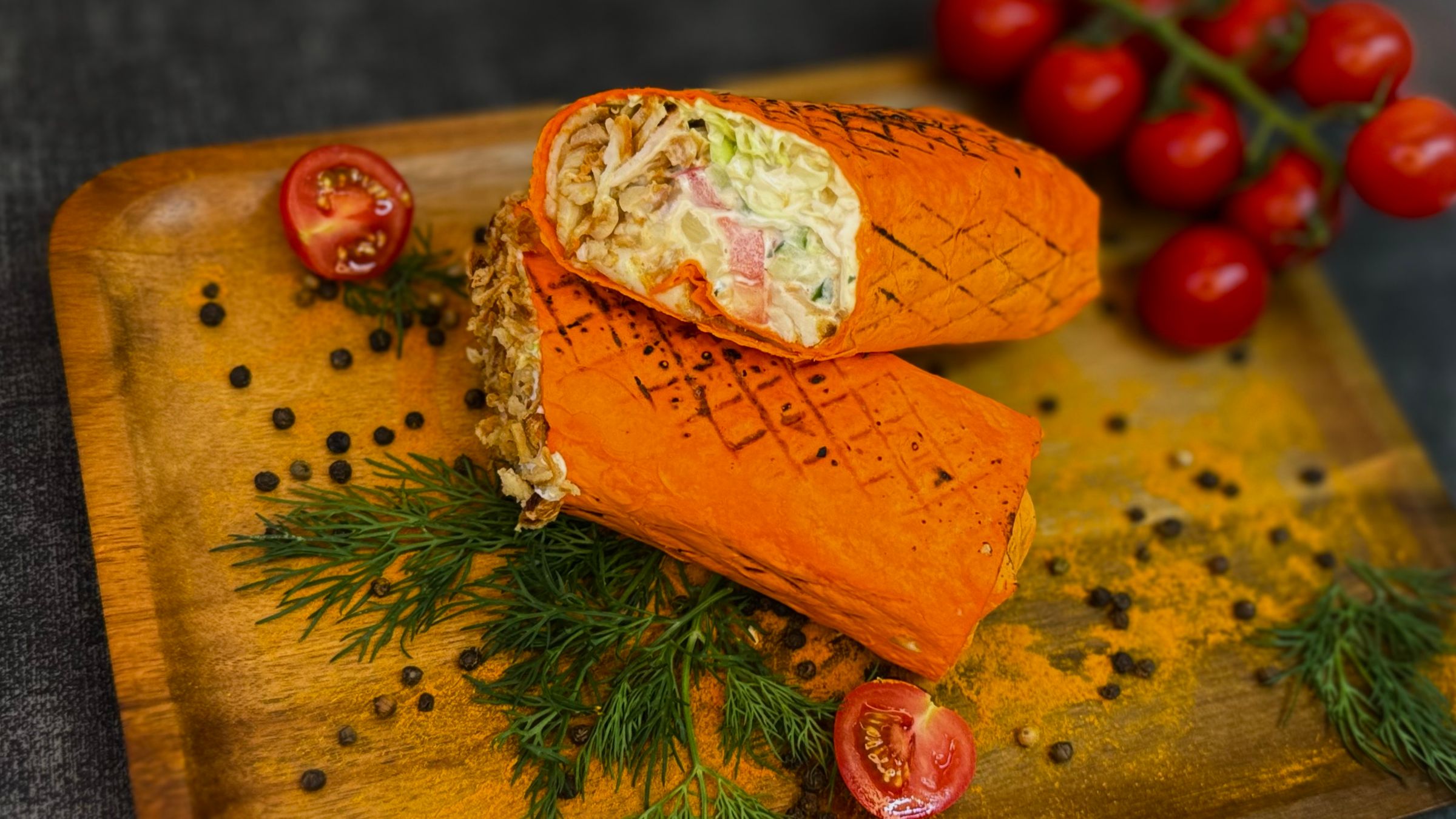 В сырном лаваше с курицей 