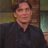 Аня смотрит сериалы