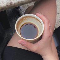 Кофе и Парадные: кофе кофейни капучино латте эспрессо спешелти зерно обжарка бариста завтрак десерты выпечка интерьер эстетика архитектура парадные лестницы детали город прогулки атмосфера стиль фото