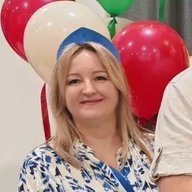 Оксана Сыса шьет