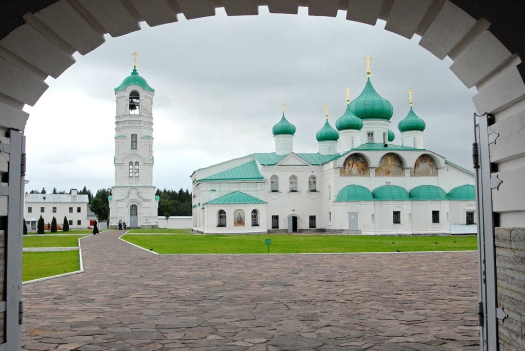 Александро-Свирский монастырь — духовный центр с многовековой историей