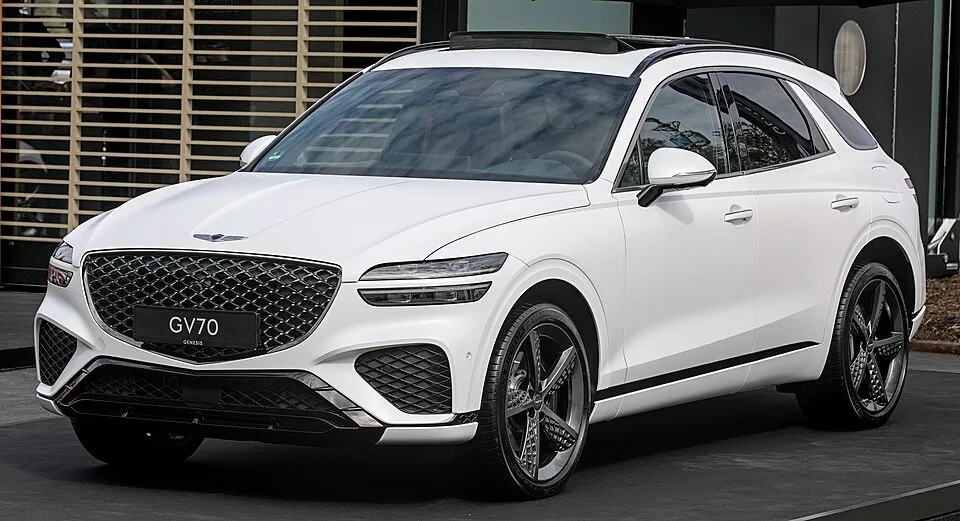 Приехал отключить мочевину на Genesis GV70 — а узнал реальный пробег своего автомобиля