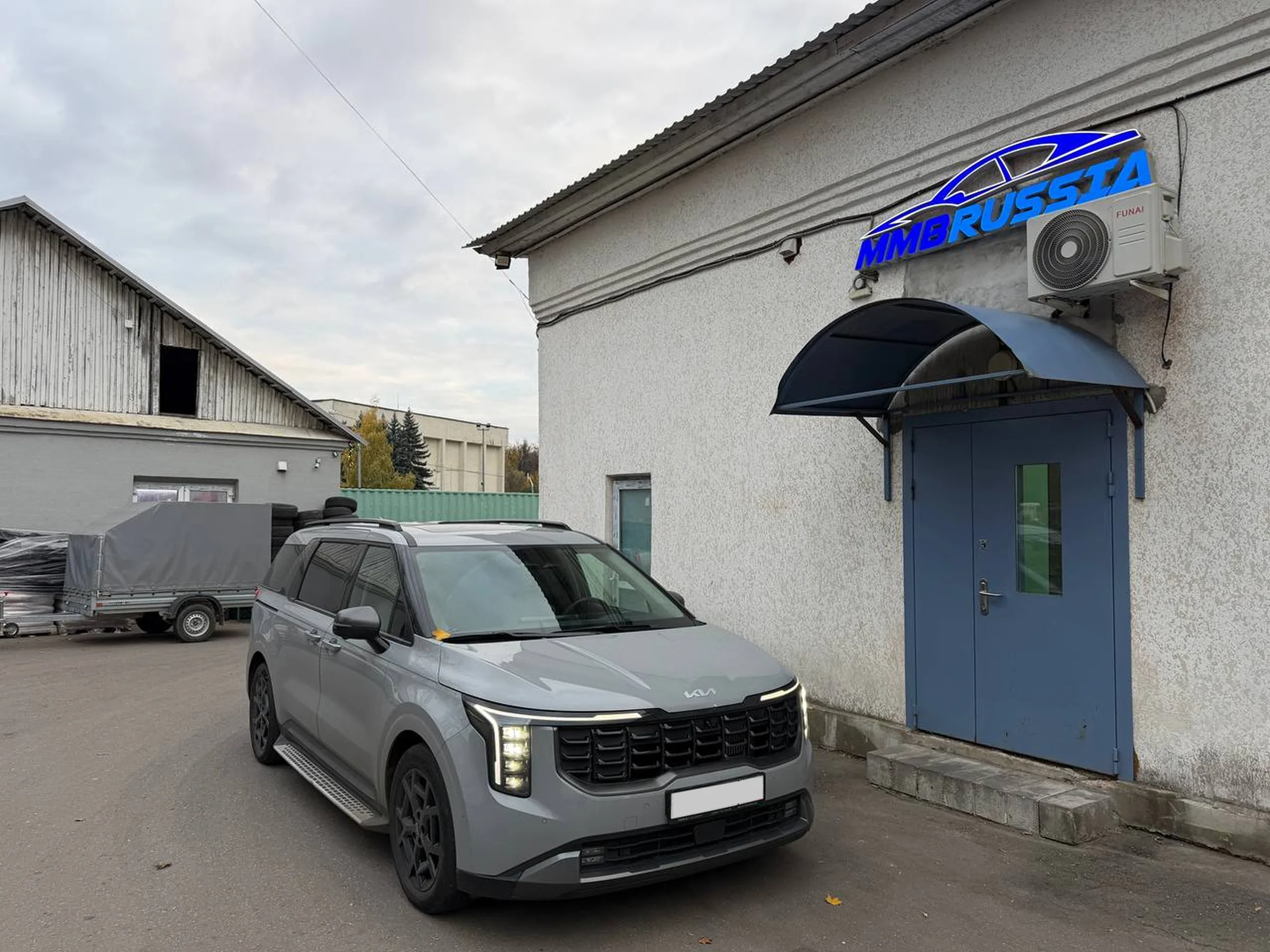 Больше никакого корейского меню: обновили Kia Carnival 2026