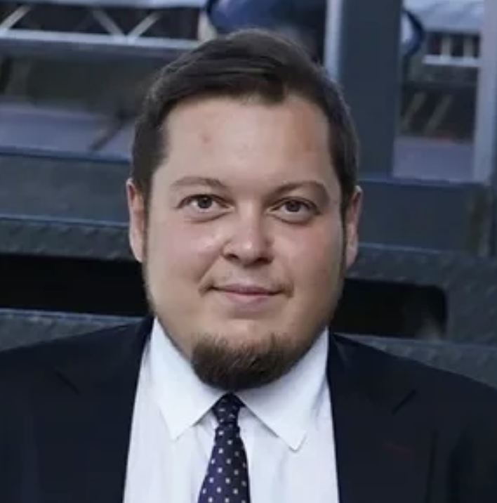 Антон Шапарин