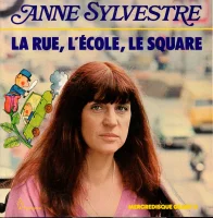 La Rue, L'École, Le Square