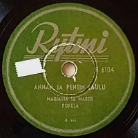 Annan Ja Pentin Laulu / Vaarit Saunassa