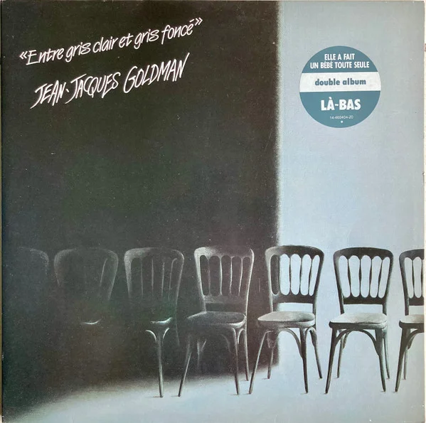 Entre Gris Clair Et Gris Foncé