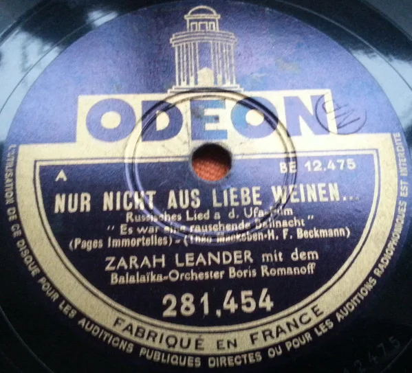 Nur Nicht Aus Liebe Weinen... / Romanze