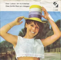 Das Leben ist Wunderbar / Das Fünfte Rad Am Wagen / Sprich nicht Drüber / Eine Schwalbe Macht Noch Keinen Sommer