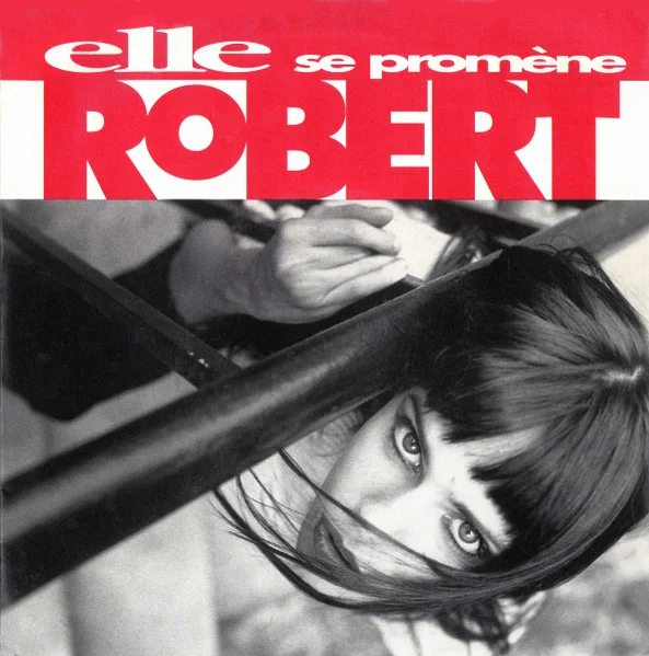 Elle Se Promène