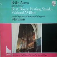 Feike Asma spielt an der Orgel von Maassluis