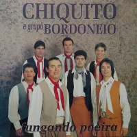 Fungando Poeira