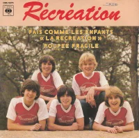 Fais Comme Les Enfants "La Récréation" / Poupée Fragile
