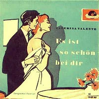 Es Ist So Schön Bei Dir / Nur Ein Zigeuner Hat Soviel Sehnsucht Nach Den Sternen