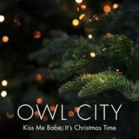 Kiss Me Babe, It's Christmas Time