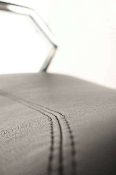 Кресло для посетителей SHAPE Vi base, п/л обивка, пиастра, AD-5, CR, кожа/комп., бежевый, SHP LN71CUZLE