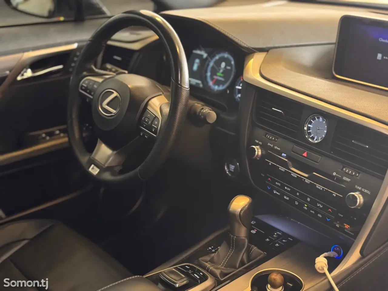 Lexus RX series 2017 · 3.5 AT