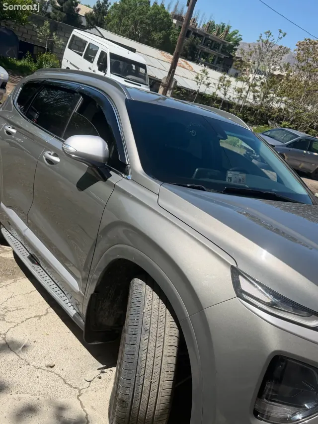 Hyundai Santa Fe 2019 · 2.0 AT