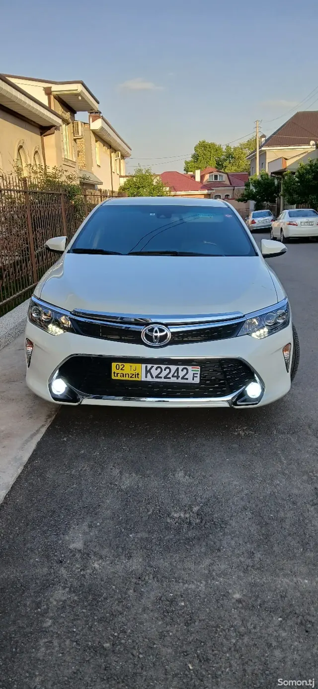 Toyota Camry 2016 · 2.5 AT