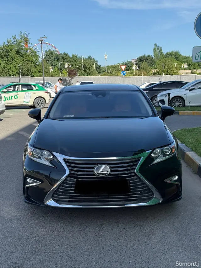 Lexus ES series 2018 · 3.5 AT