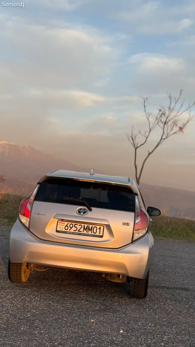 Toyota Aqua 2016 · 1.5 AT