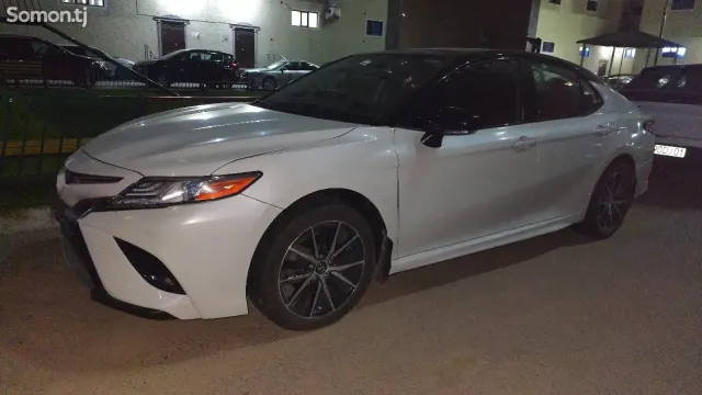 Toyota Camry 2019 · 2.5 AT