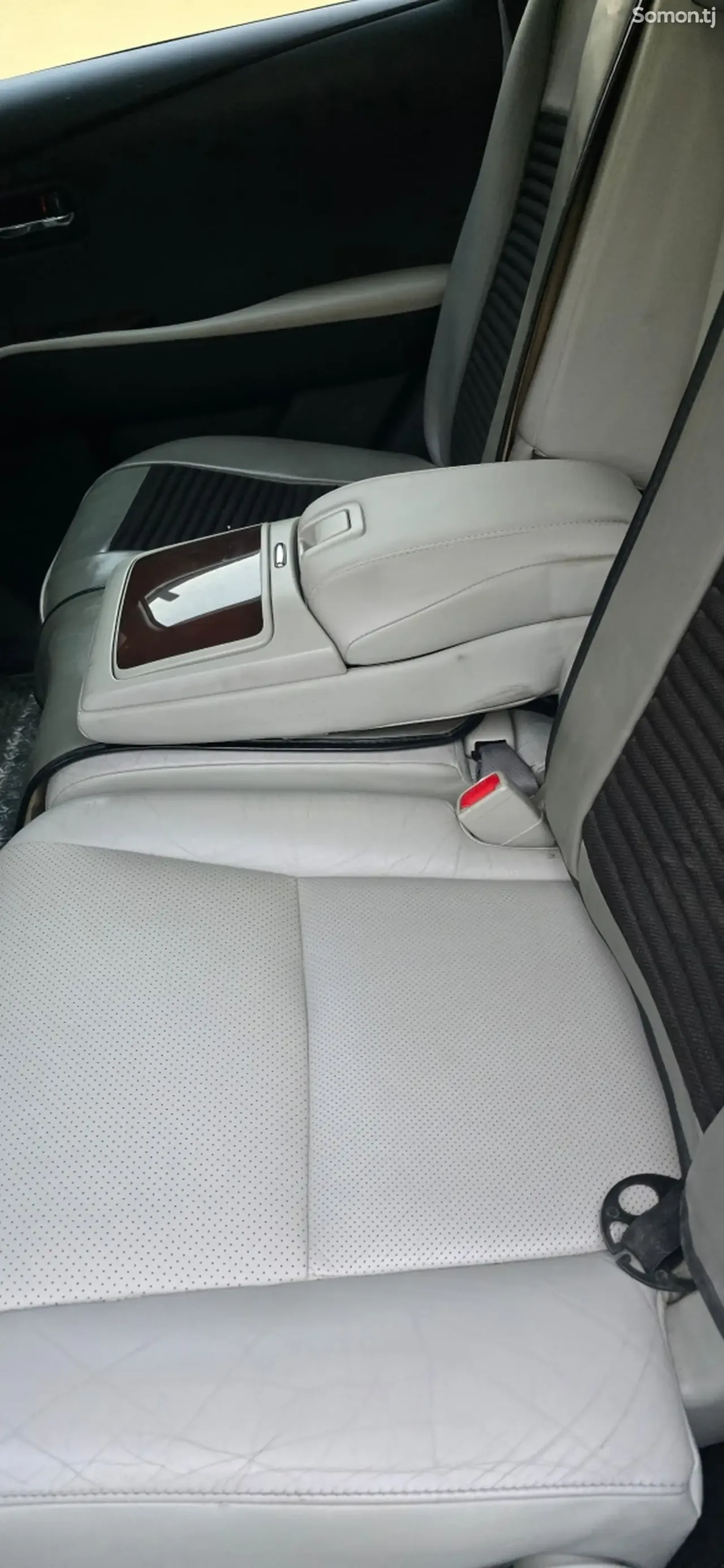 Lexus RX series 2011 · 4.5 AT
