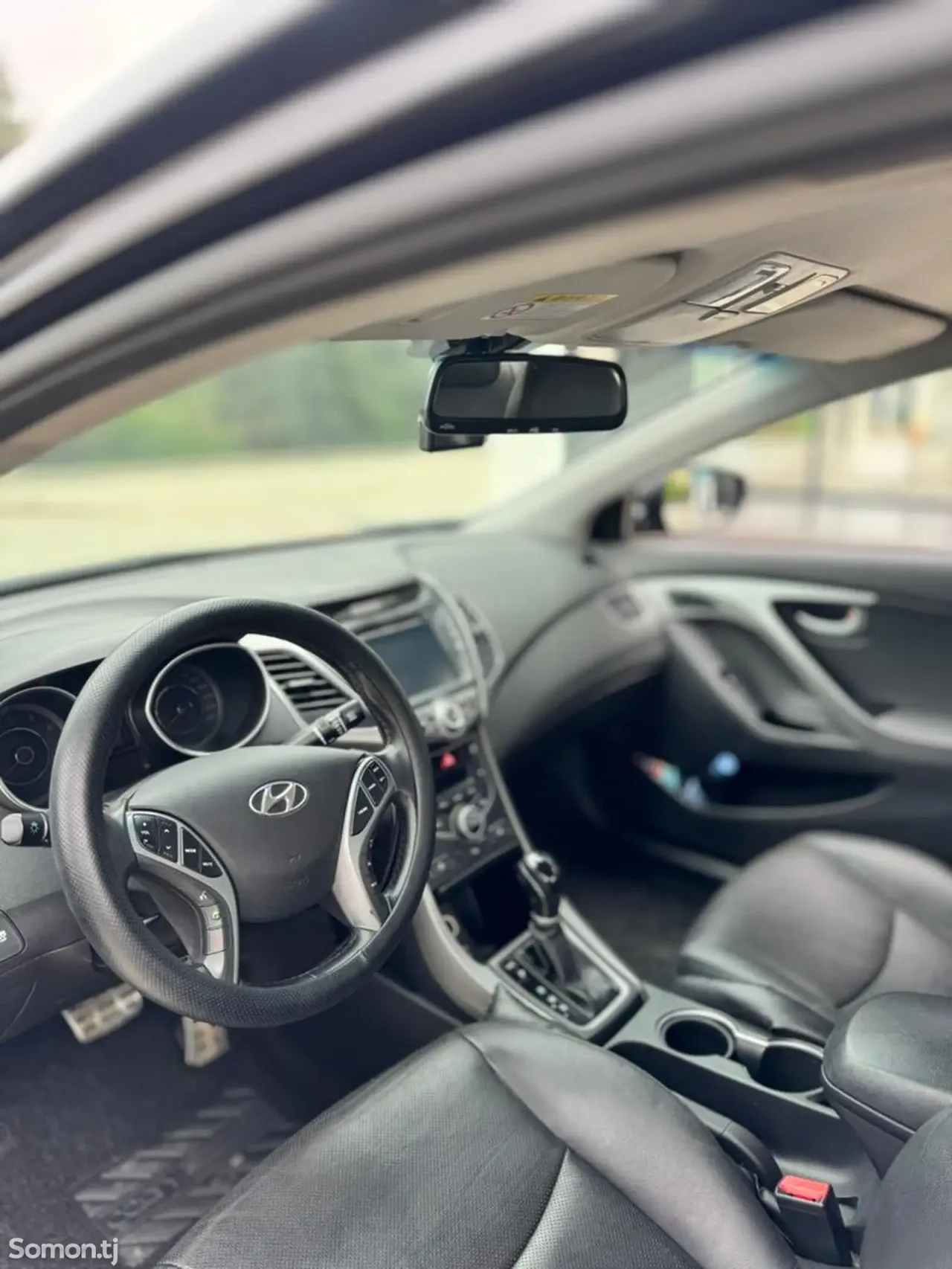 Hyundai Avante 2015 · 1.6 AT
