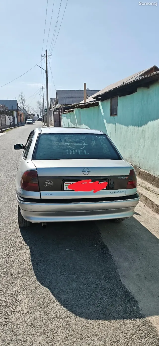 Opel Astra F 1994 · 1.6 MT