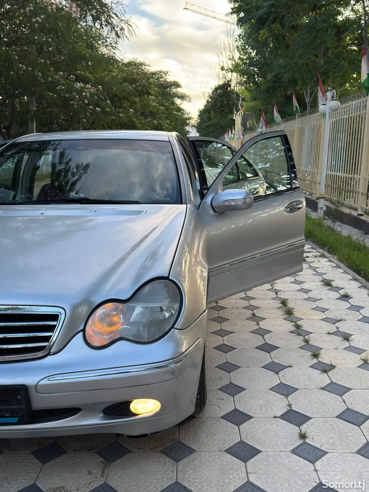 Mercedes-Benz C class 2000 · 2.0 AT