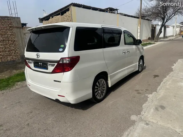 Toyota Alphard 2014 · 2.4 AT