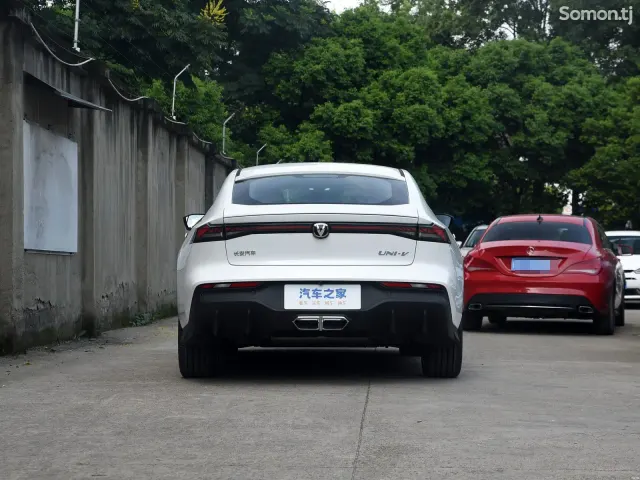 Changan UNI-V 2025 · 1.5 AT
