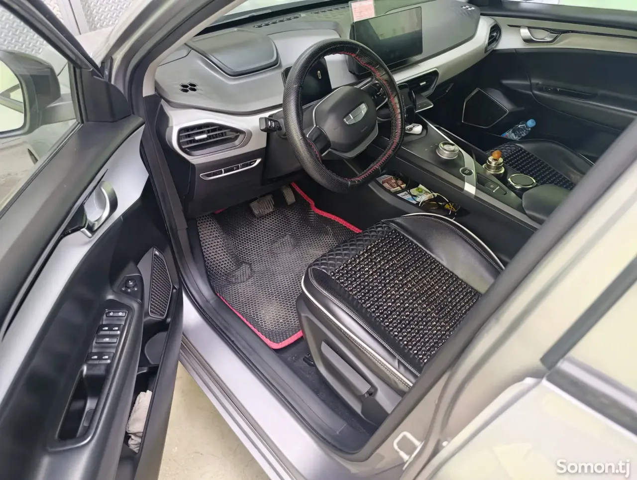 Geely Geometry E 2024 · AT