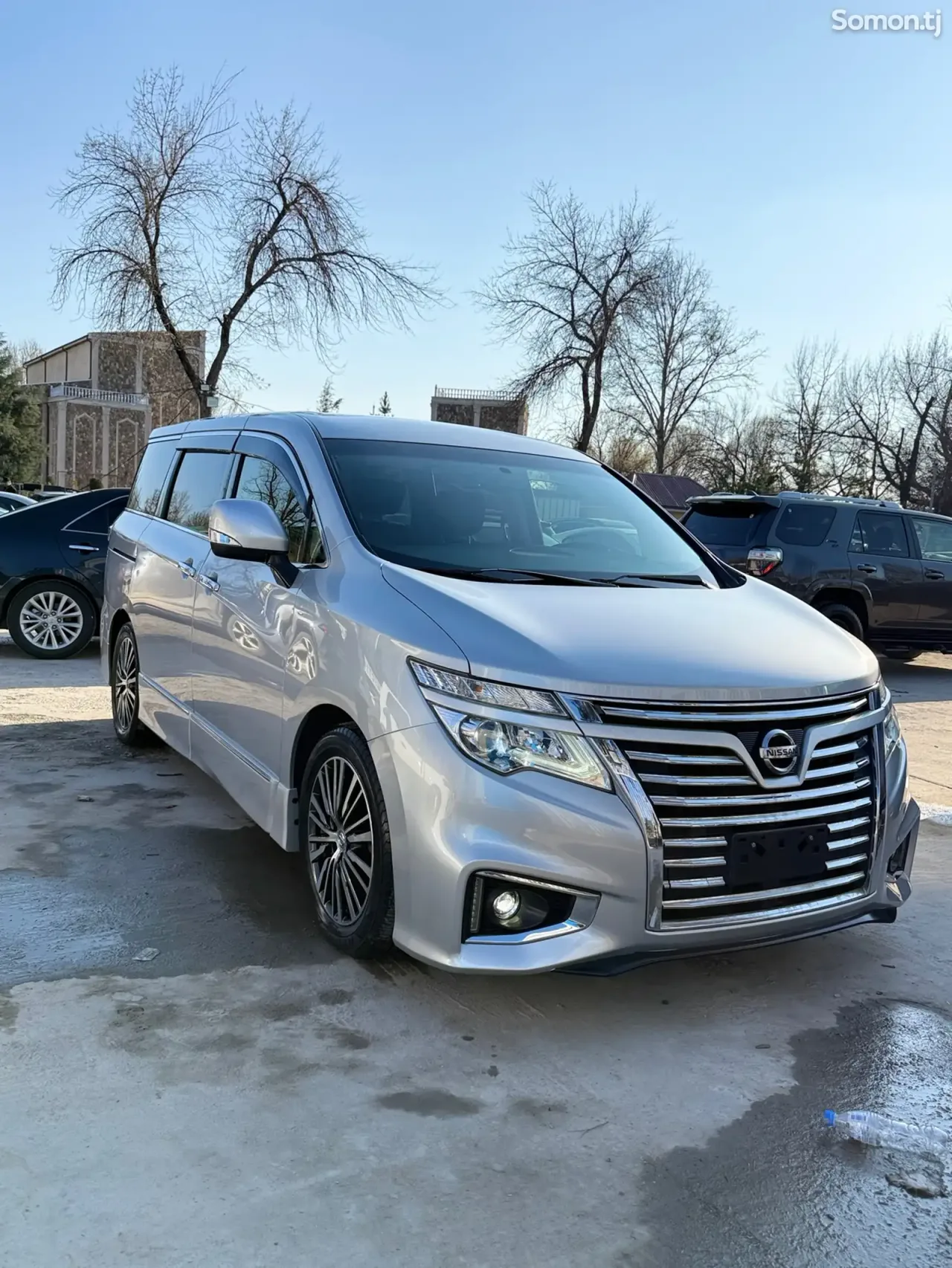 Nissan Elgrand 2014 · 2.5 AT