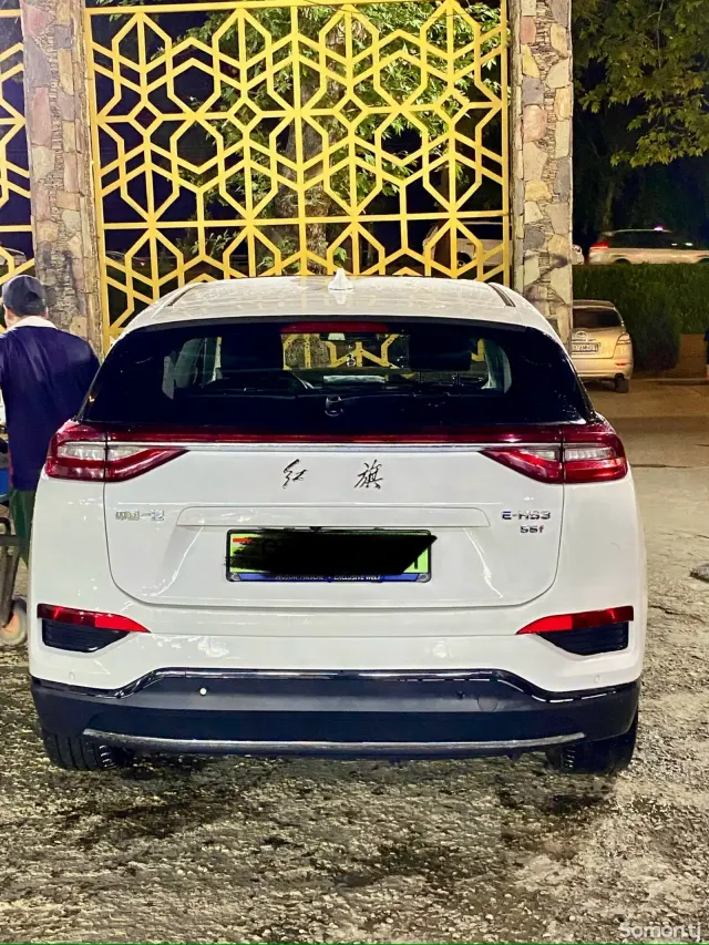 Hongqi E-HS3 2020 · AT